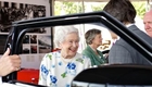 La reine d'Angleterre sous le charme des modèles Jaguar et Land Rover